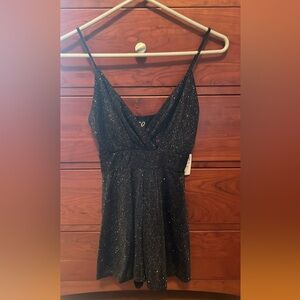 Small Windsor sparkly black romber